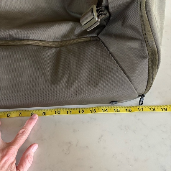 Lululemon Dark Green Duffle Bag - Picture 12 of 16